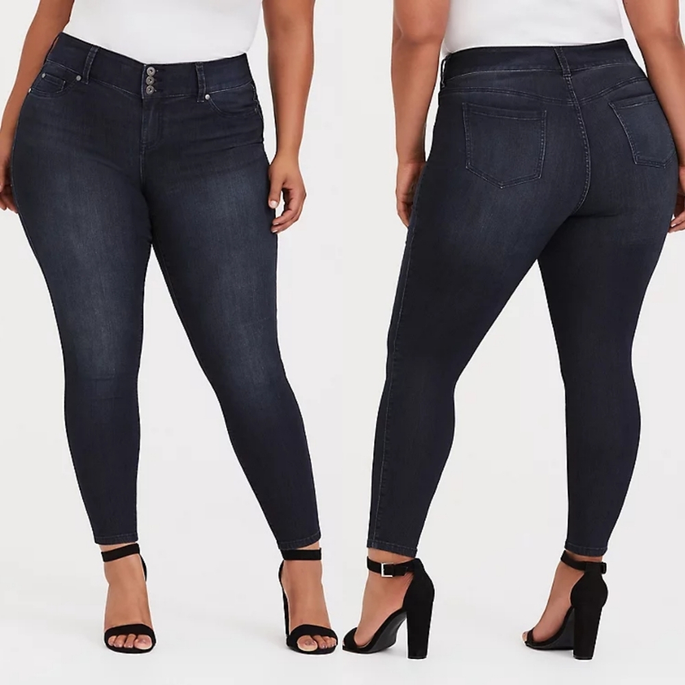 Torrid Jegging - Super Stretch Dark Wash Size 16